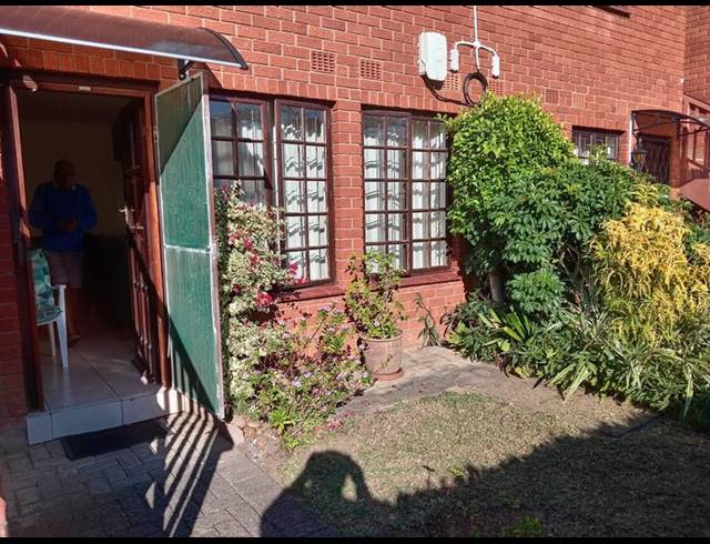 1 BEDROOM APARTMENT FOR SALE IN SCOTTBURGH